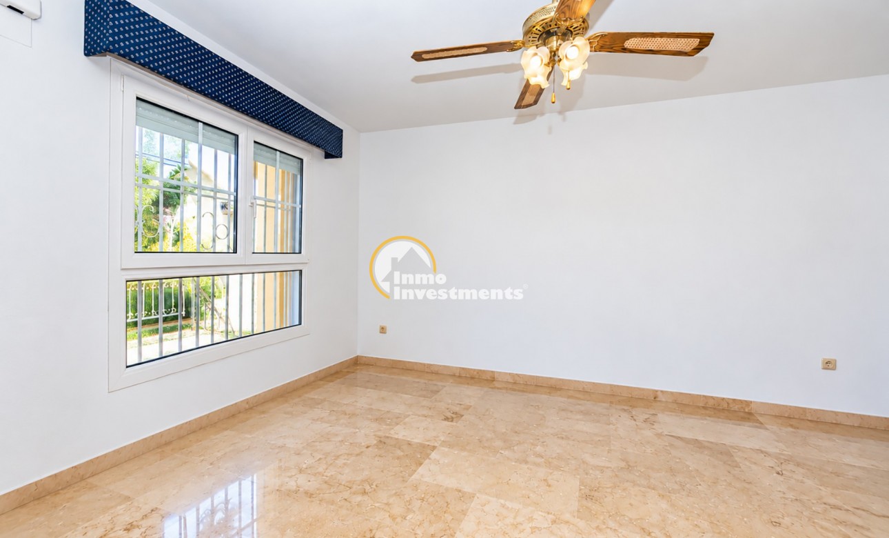 Resale - Town house - Villamartin - Valencias