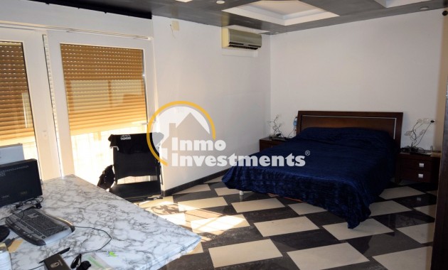 Resale - Villa - Guardamar del Segura - Urbanizaciones