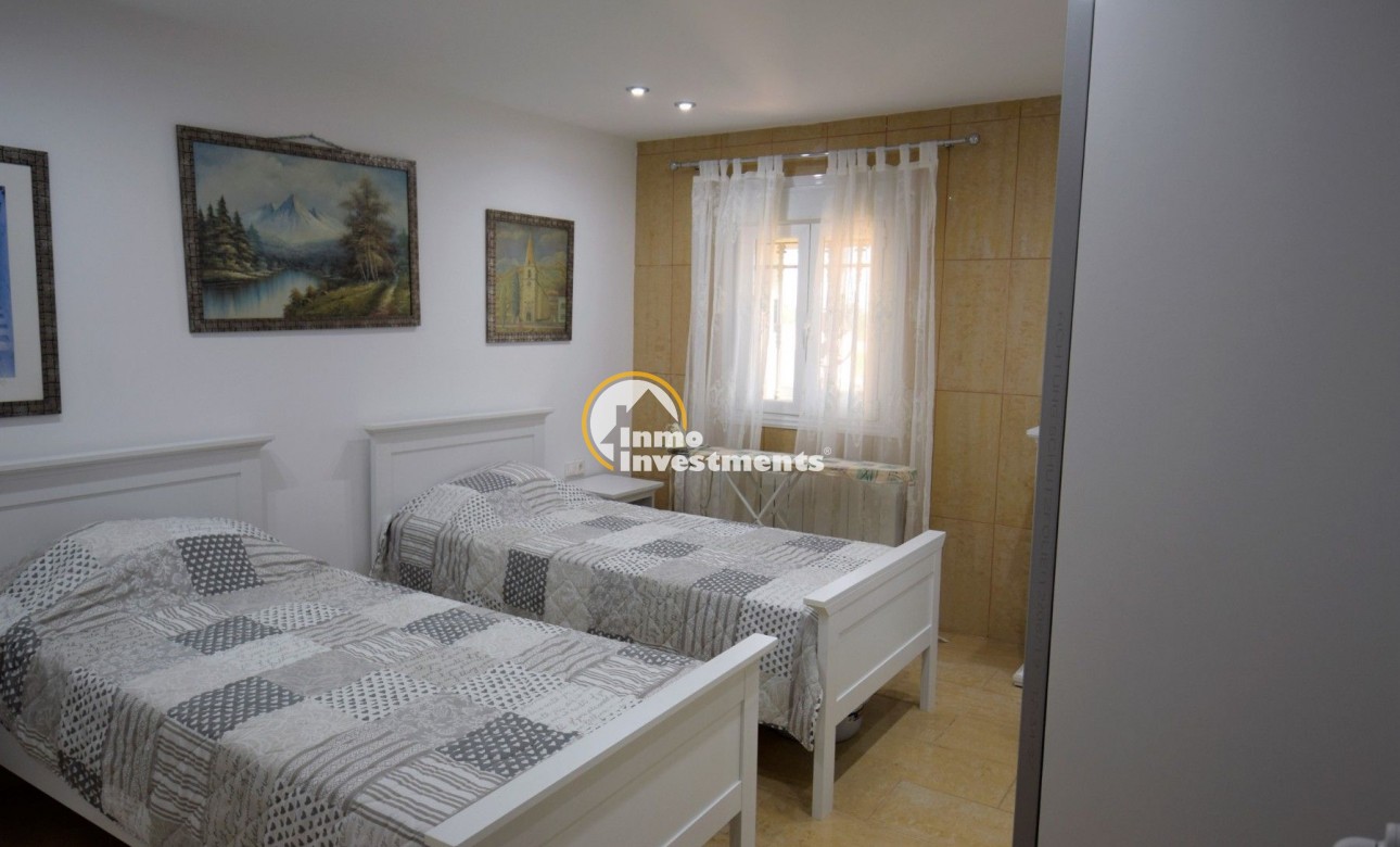 Resale - Villa - Guardamar del Segura - Urbanizaciones