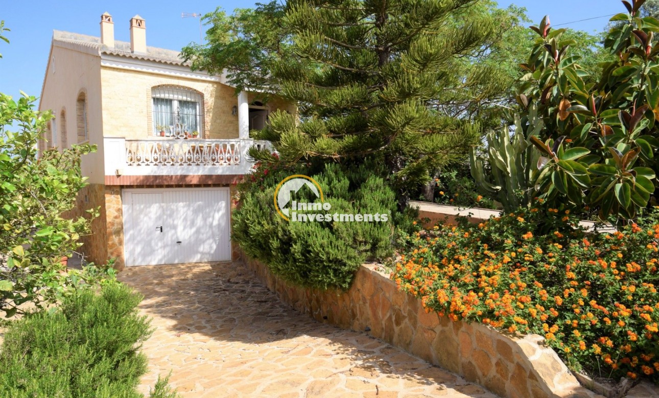 Bestaande bouw - Villa - Torrevieja - Aguas Nuevas