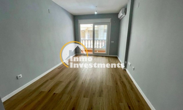 Reventa - Apartamento - Torrevieja - La Mata pueblo