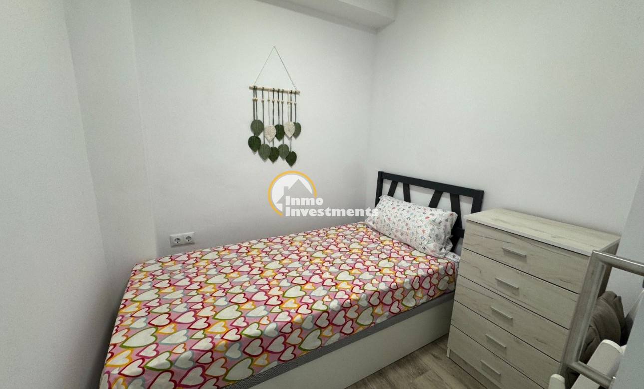 Resale - Apartment - Guardamar del Segura - Urbanizaciones