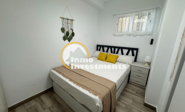 Resale - Apartment - Guardamar del Segura - Urbanizaciones