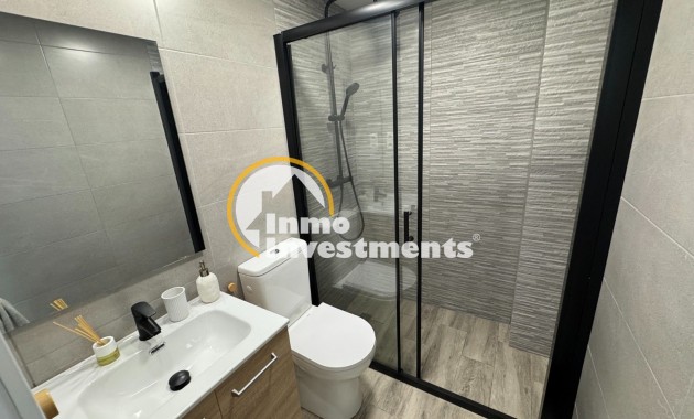 Resale - Apartment - Guardamar del Segura - Urbanizaciones