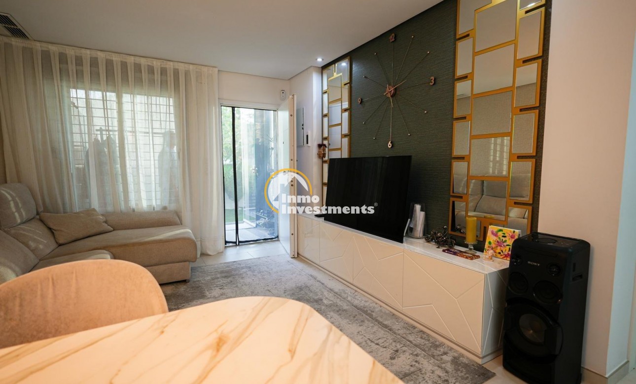 Bestaande bouw - Villa - Torrevieja - Aguas Nuevas