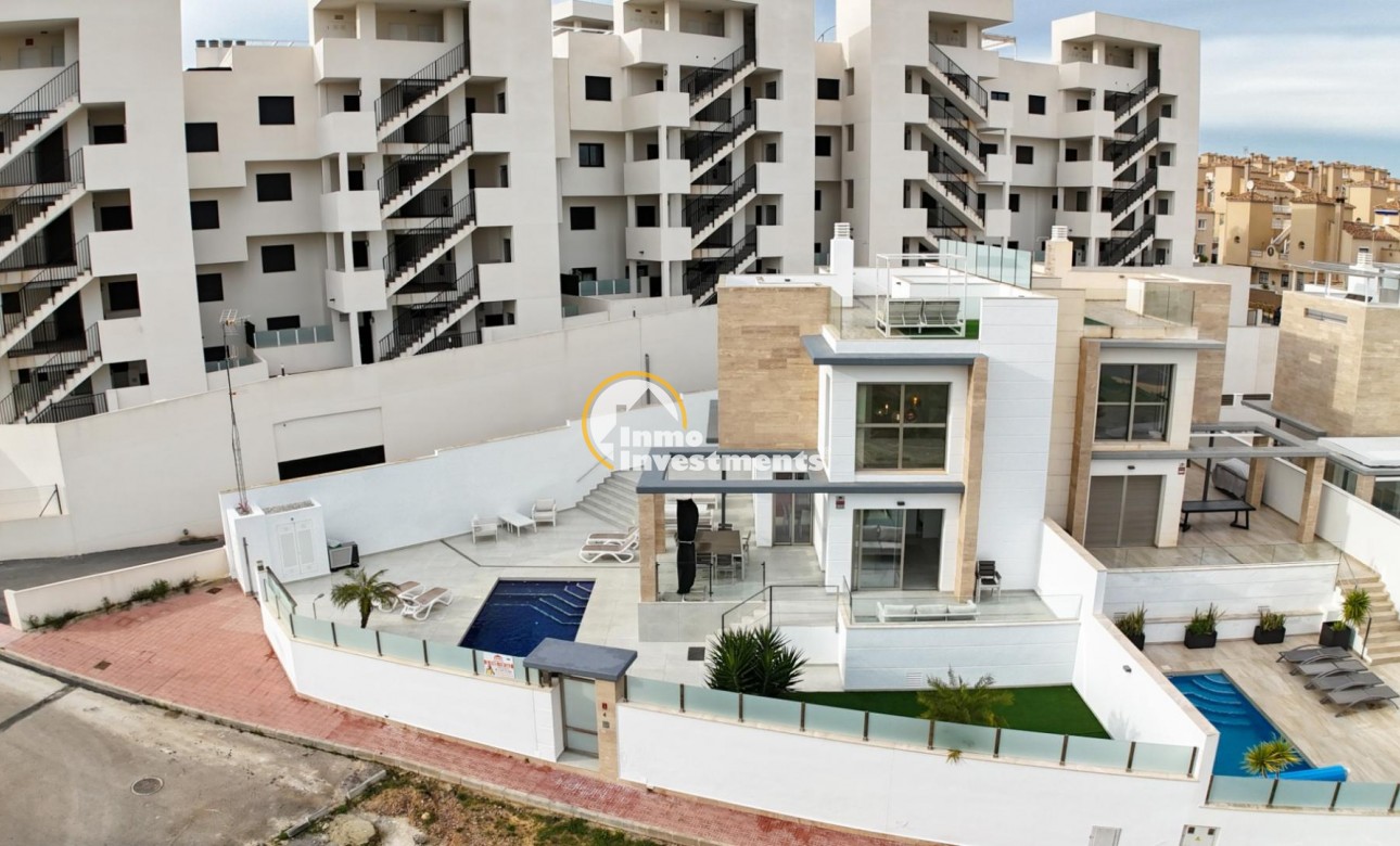 Bestaande bouw - Villa - Orihuela Costa - Lomas De Campoamor-las Ramblas