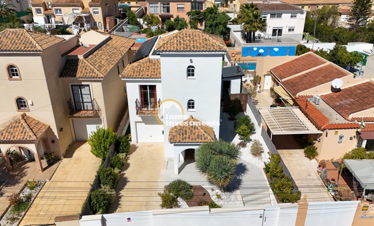 Bestaande bouw - Villa - Torrevieja - La Siesta