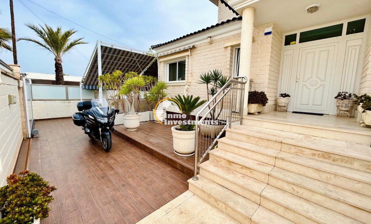 Bestaande bouw - Villa - Torrevieja - Torre la mata