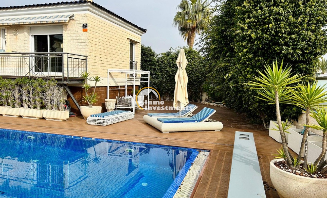 Bestaande bouw - Villa - Torrevieja - Torre la mata
