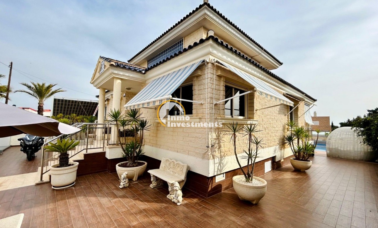 Bestaande bouw - Villa - Torrevieja - Torre la mata