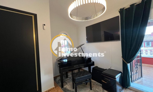 Bestaande bouw - Villa - Orihuela Costa - Villamartín-Las Filipinas