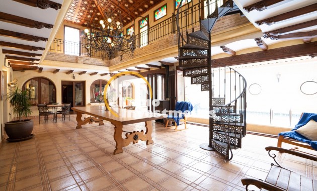Resale - Villa - San Miguel de Salinas - CENTRO