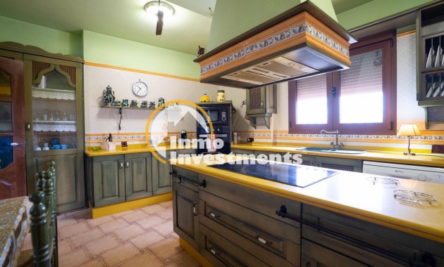 Resale - Villa - San Miguel de Salinas - CENTRO