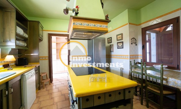Resale - Villa - San Miguel de Salinas - CENTRO