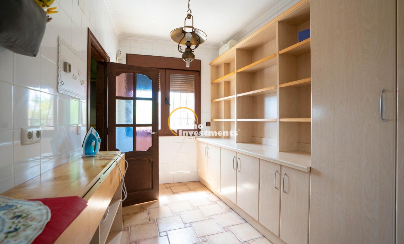 Resale - Villa - San Miguel de Salinas - CENTRO