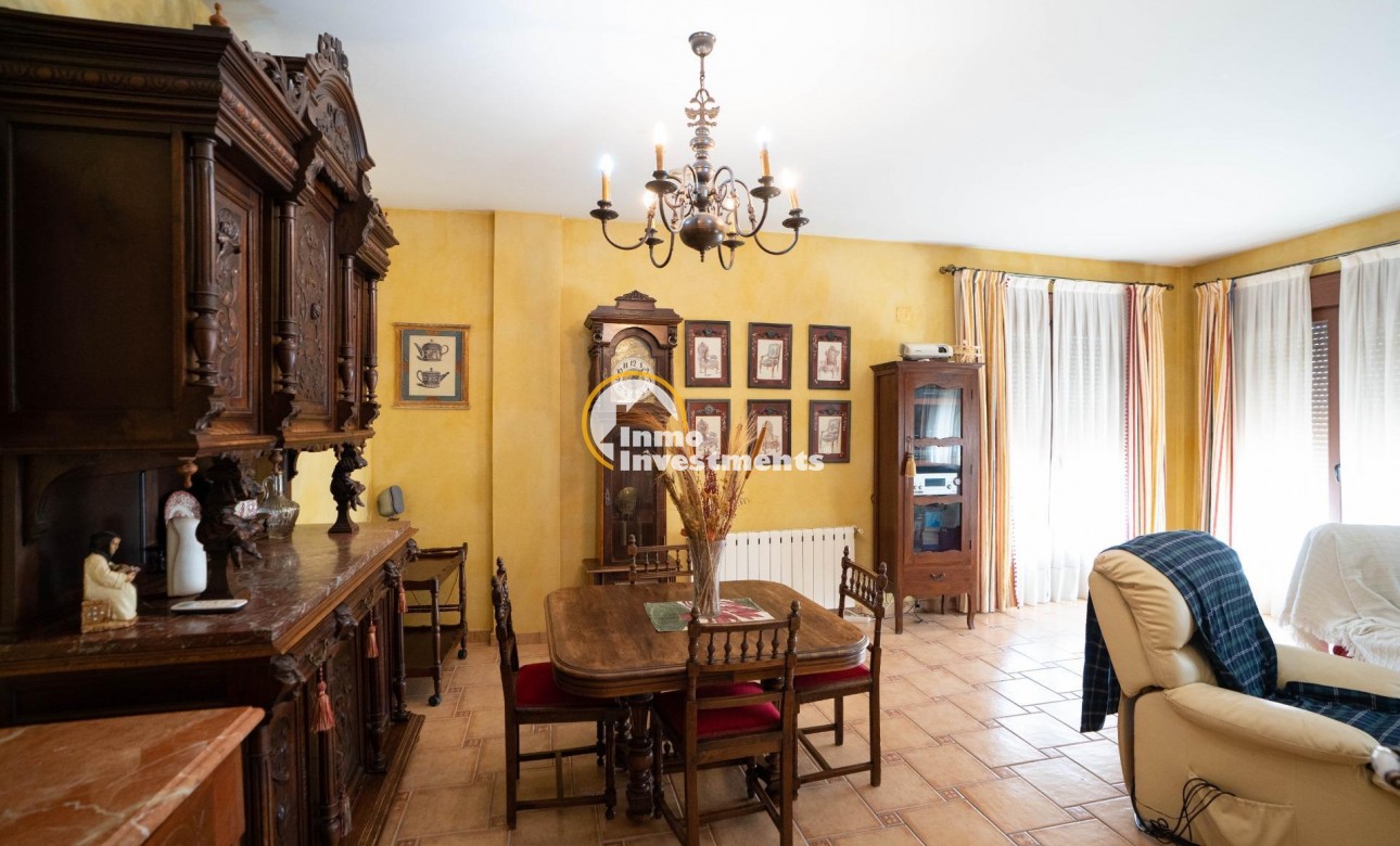 Resale - Villa - San Miguel de Salinas - CENTRO