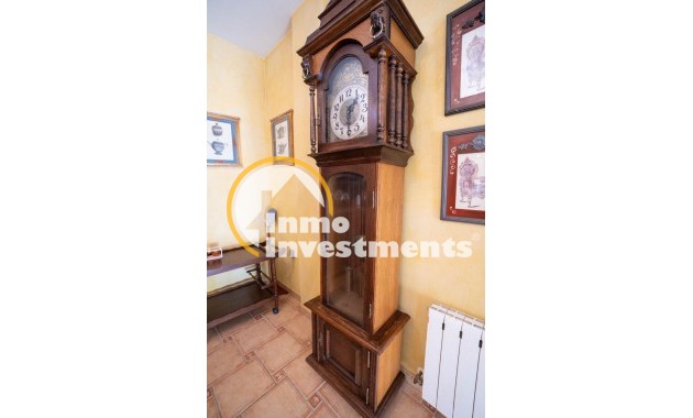 Resale - Villa - San Miguel de Salinas - CENTRO