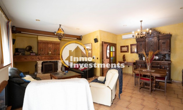 Resale - Villa - San Miguel de Salinas - CENTRO