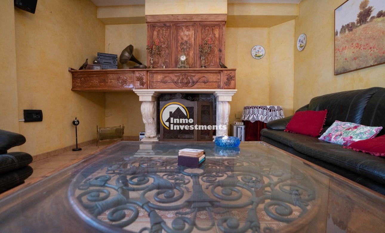 Resale - Villa - San Miguel de Salinas - CENTRO
