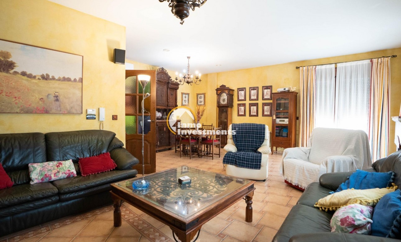 Resale - Villa - San Miguel de Salinas - CENTRO