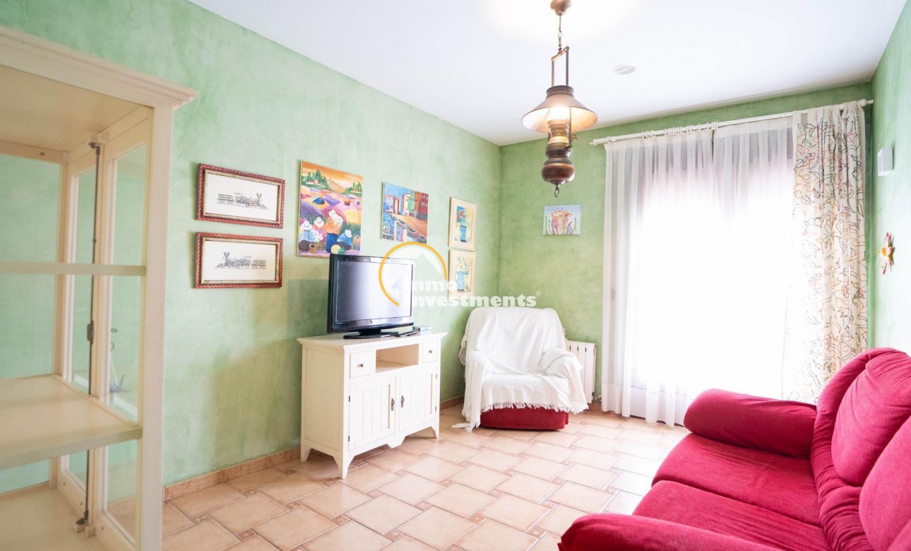 Resale - Villa - San Miguel de Salinas - CENTRO
