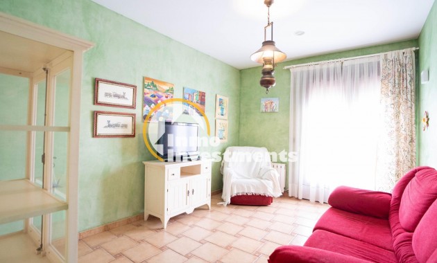 Resale - Villa - San Miguel de Salinas - CENTRO