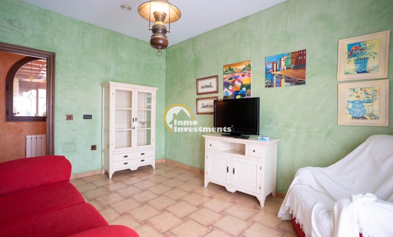 Resale - Villa - San Miguel de Salinas - CENTRO