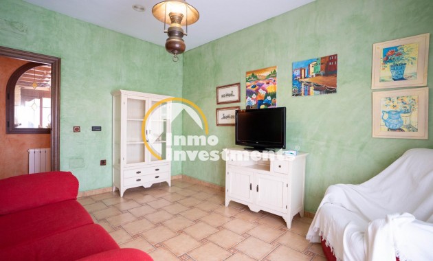 Resale - Villa - San Miguel de Salinas - CENTRO