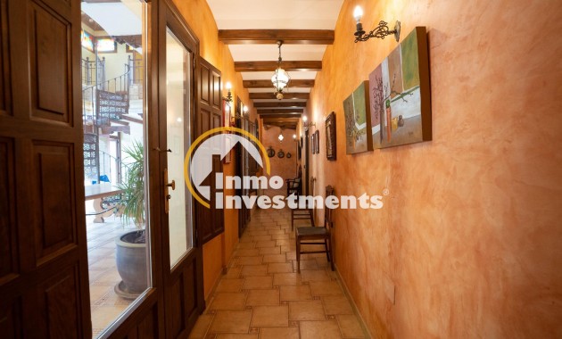 Resale - Villa - San Miguel de Salinas - CENTRO