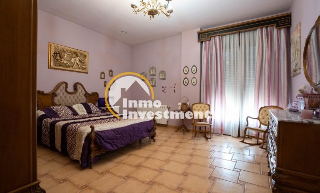Resale - Villa - San Miguel de Salinas - CENTRO