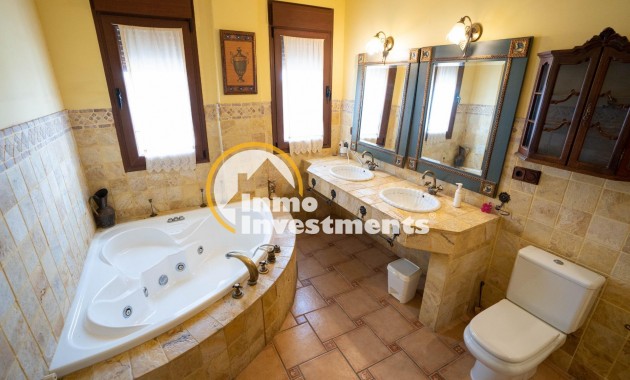 Resale - Villa - San Miguel de Salinas - CENTRO