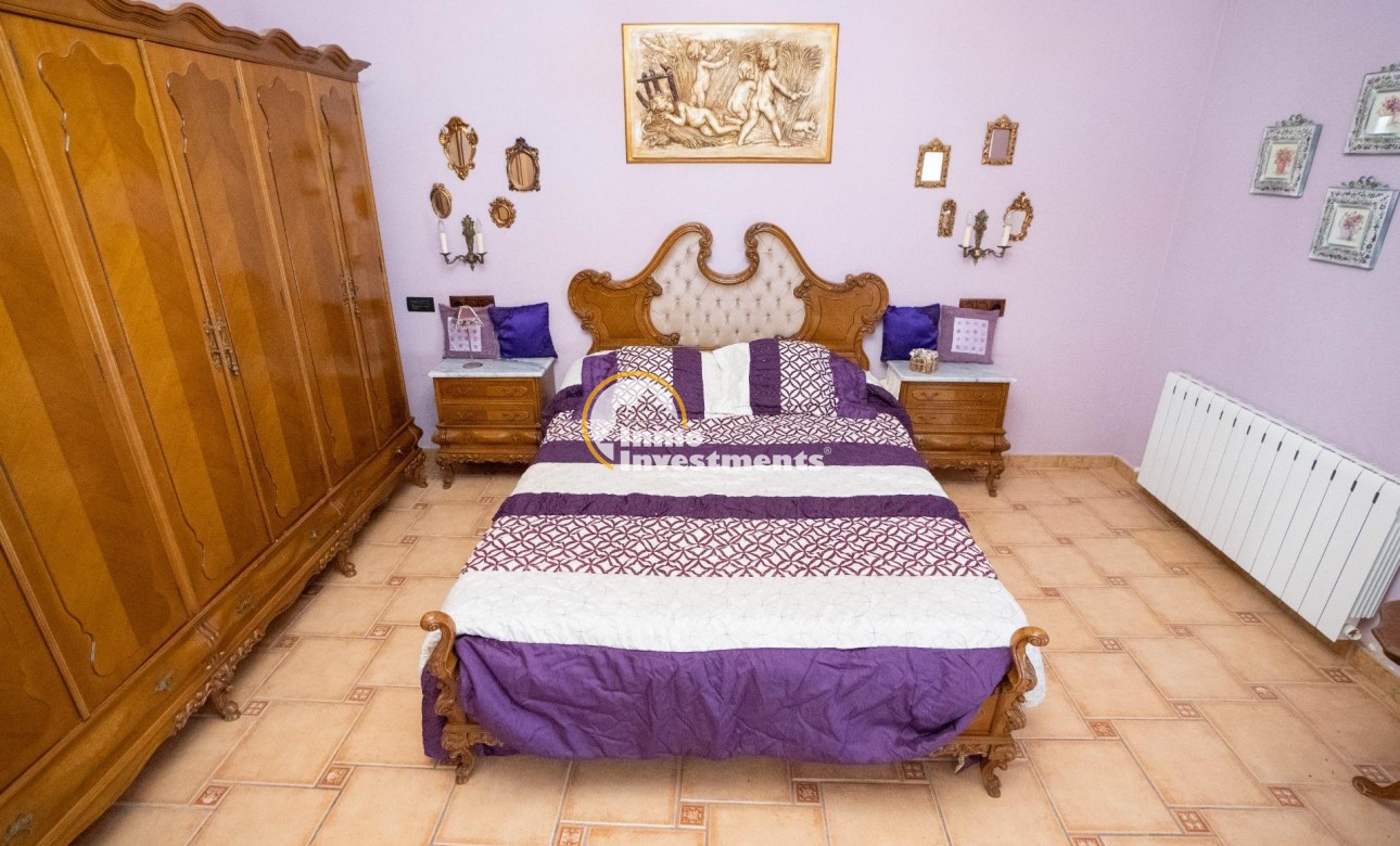 Resale - Villa - San Miguel de Salinas - CENTRO