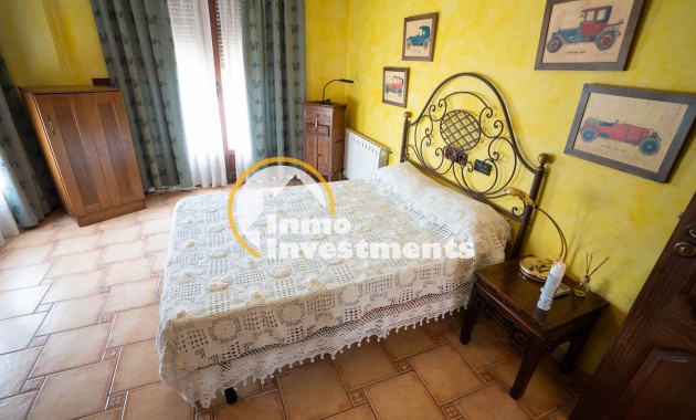 Resale - Villa - San Miguel de Salinas - CENTRO