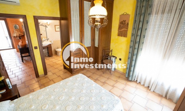 Resale - Villa - San Miguel de Salinas - CENTRO