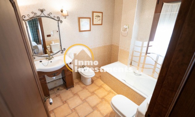Resale - Villa - San Miguel de Salinas - CENTRO