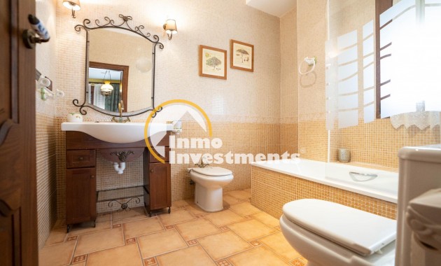 Resale - Villa - San Miguel de Salinas - CENTRO