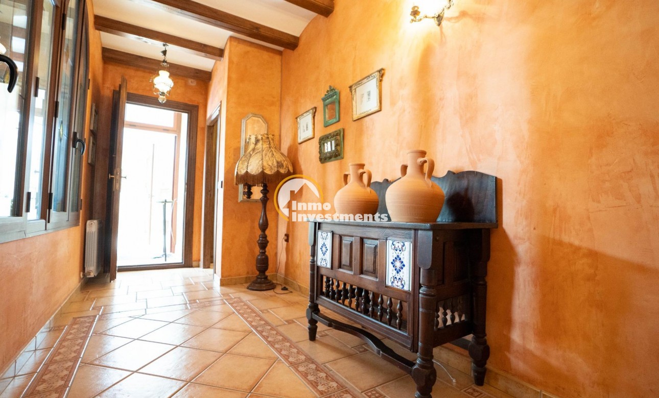 Resale - Villa - San Miguel de Salinas - CENTRO