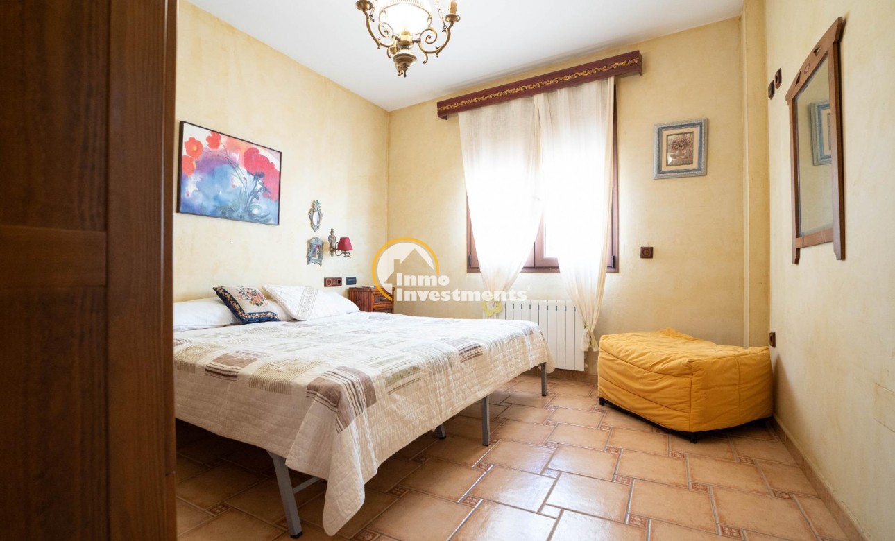 Resale - Villa - San Miguel de Salinas - CENTRO