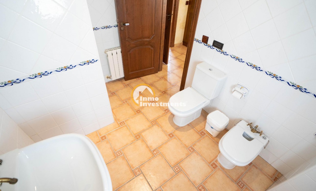 Resale - Villa - San Miguel de Salinas - CENTRO