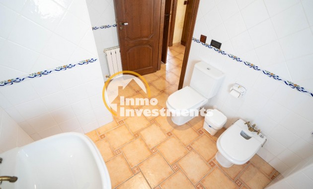 Resale - Villa - San Miguel de Salinas - CENTRO