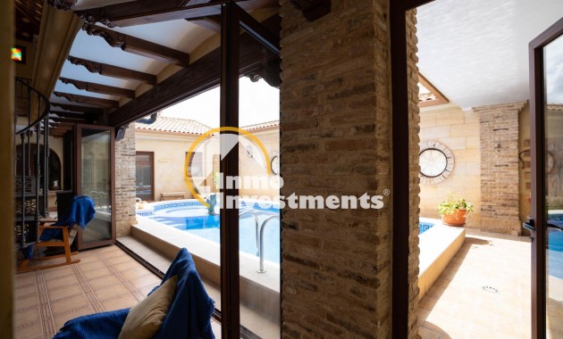 Resale - Villa - San Miguel de Salinas - CENTRO