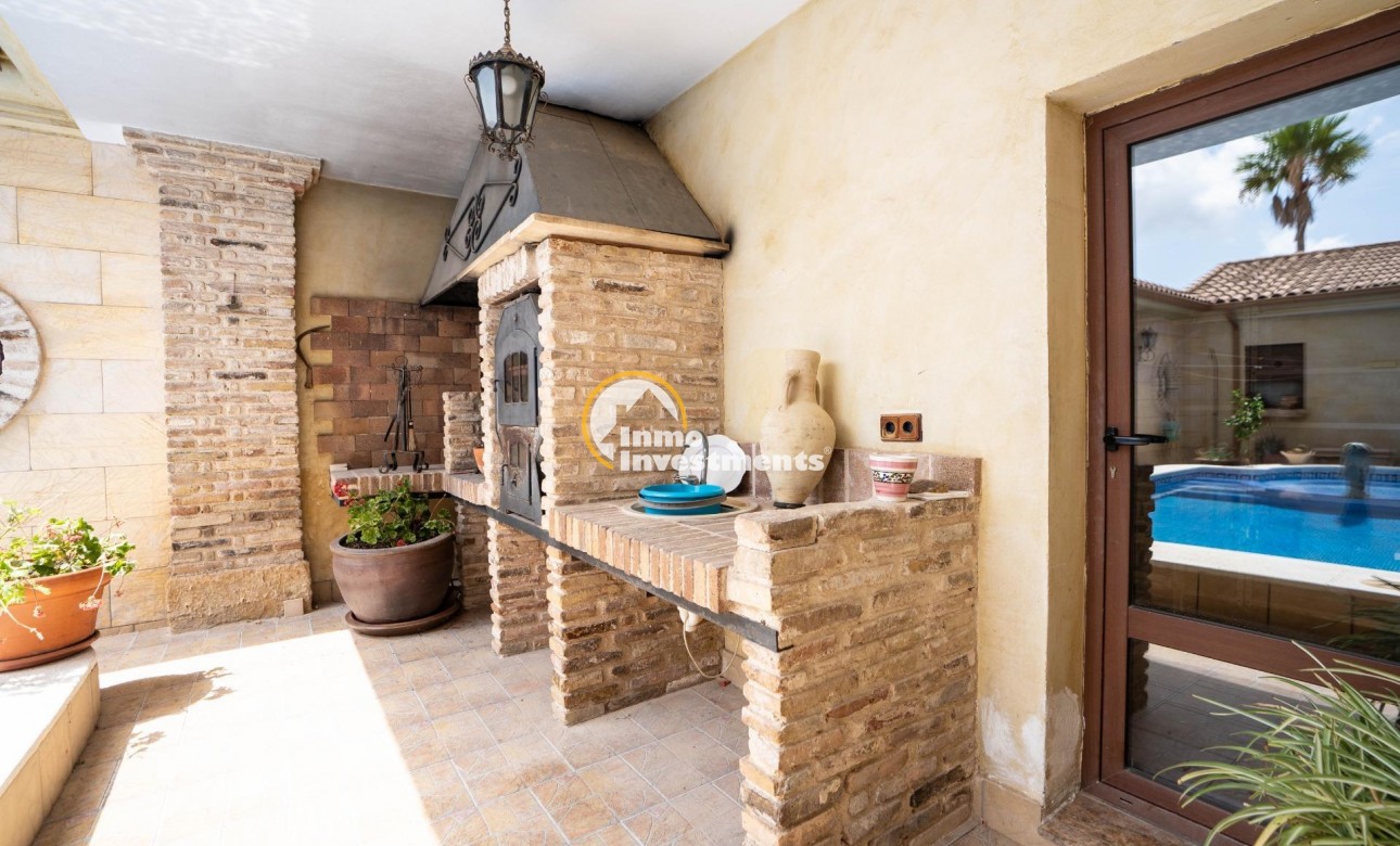Resale - Villa - San Miguel de Salinas - CENTRO
