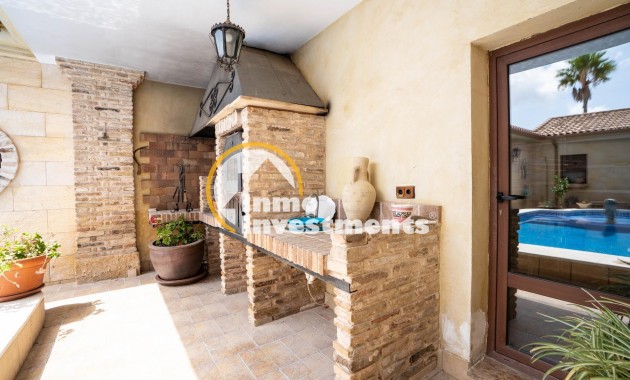 Resale - Villa - San Miguel de Salinas - CENTRO