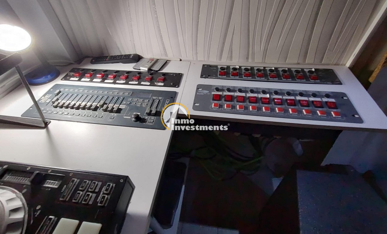 Resale - Commercial - Orihuela Costa - Villamartin