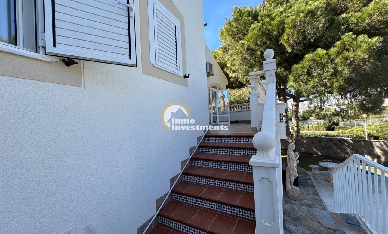 Reventa - Chalet independiente - Orihuela Costa - La Regia