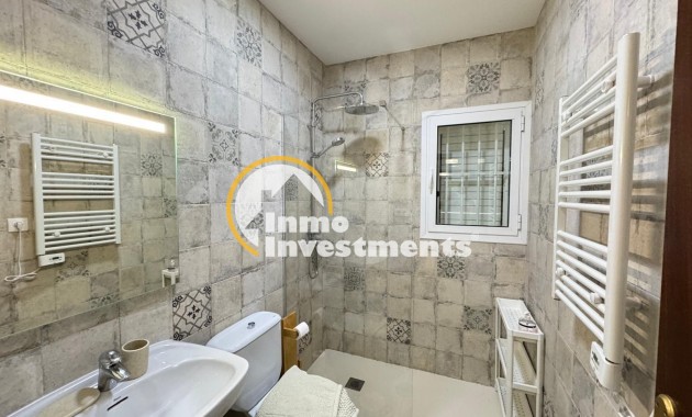 Reventa - Chalet independiente - Orihuela Costa - La Regia