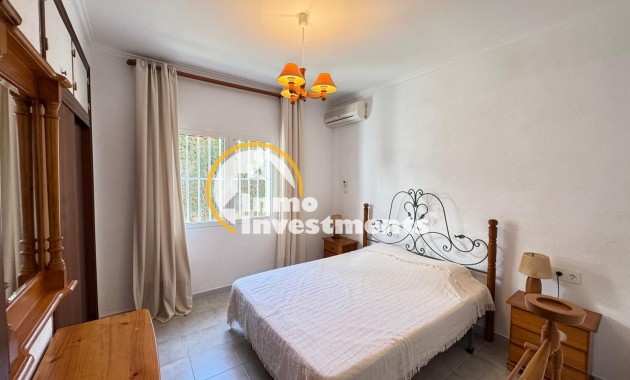 Reventa - Chalet independiente - Orihuela Costa - La Regia