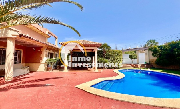 Bestaande bouw - Villa - Torrevieja - La Siesta