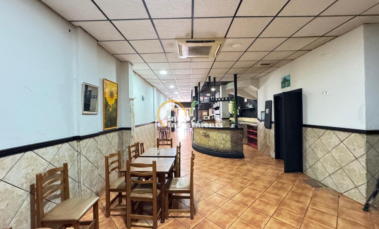 Reventa - Local comercial - Torrevieja - Estacion de autobuses