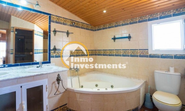 Bestaande bouw - Villa - Orihuela Costa - Los Almendros-La Florida